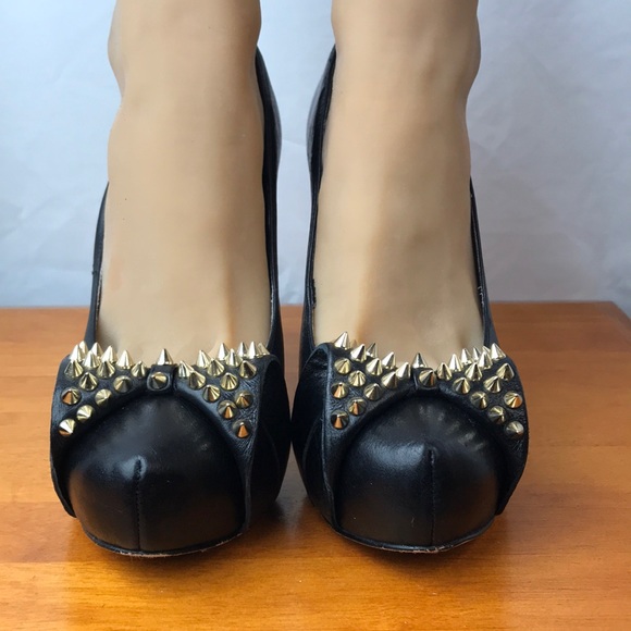 Vinci Camino Bow Studded Pumps Size 7B - Picture 2 of 13